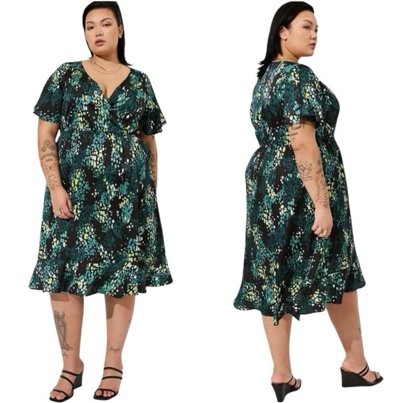 Torrid Green Faux Wrap Midi Dress - Picture 1 of 8